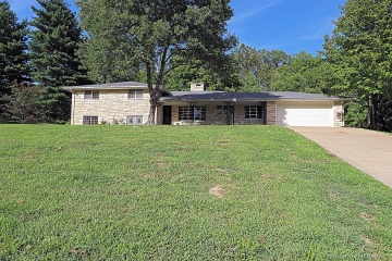 Home for sale in Cape Girardeau MO 4 bedrooms, 3 full baths and 1 half baths