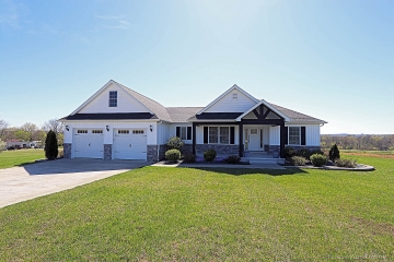Home for sale in Fredericktown MO 5 bedrooms, 3 full baths